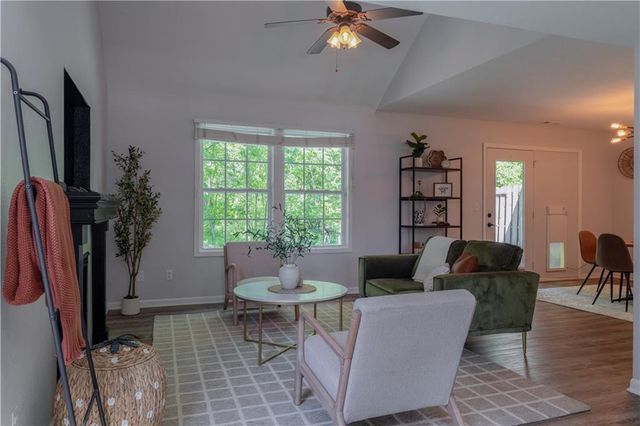 520 N John Doy Court, Lawrence, KS 66049