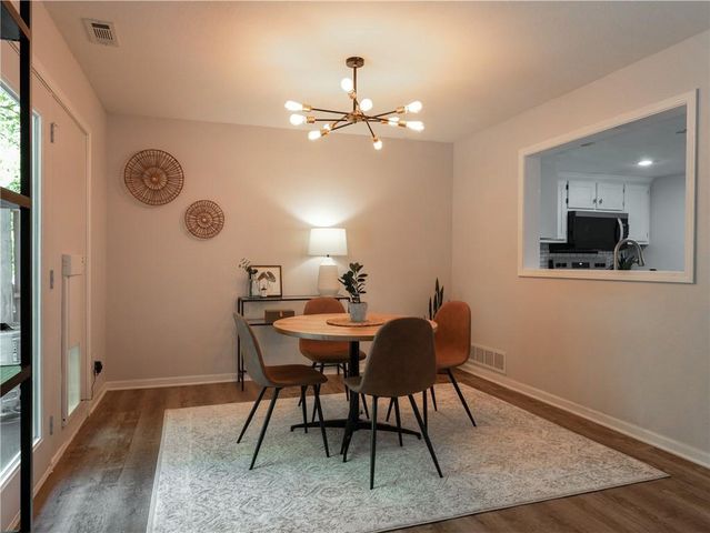 520 N John Doy Court, Lawrence, KS 66049