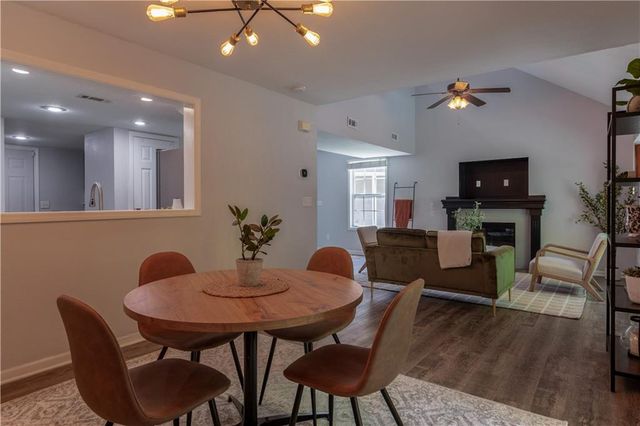 520 N John Doy Court, Lawrence, KS 66049