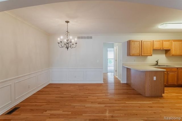 159 Allenhurst Avenue, Royal Oak, MI 48067
