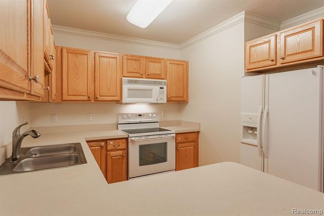 159 Allenhurst Avenue, Royal Oak, MI 48067