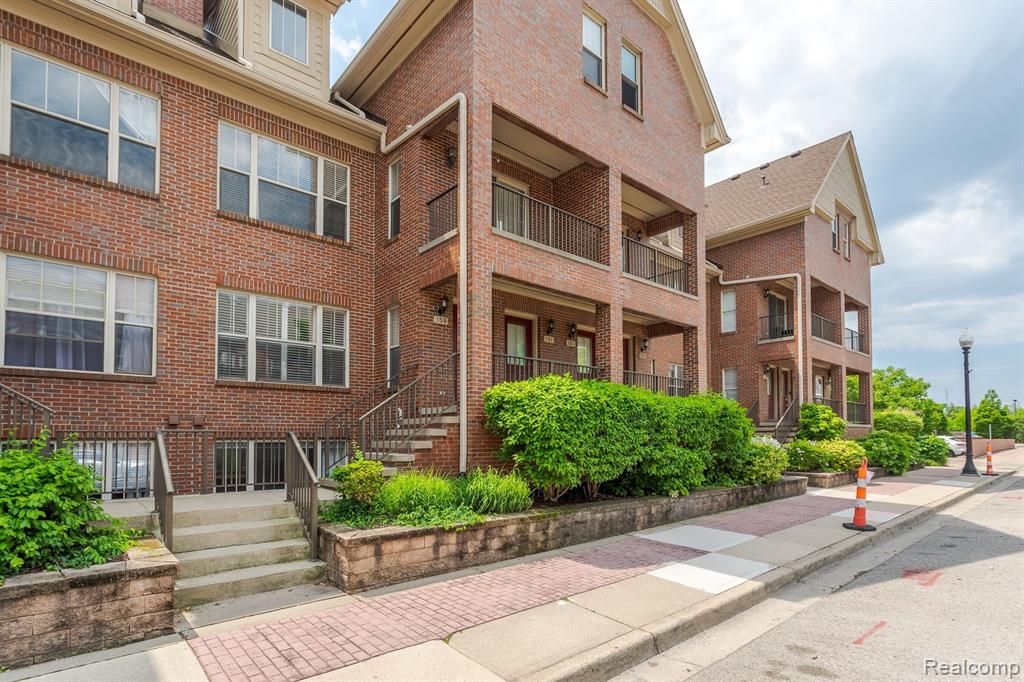 159 Allenhurst Avenue, Royal Oak, MI 48067
