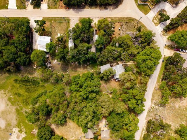 435 Burr Oak LN, Canyon Lake, TX 78133