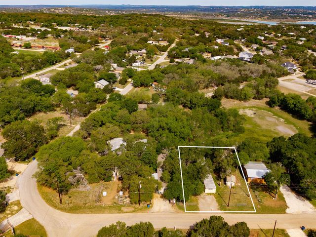 435 Burr Oak LN, Canyon Lake, TX 78133