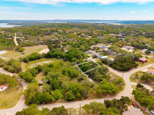 435 Burr Oak LN, Canyon Lake, TX 78133