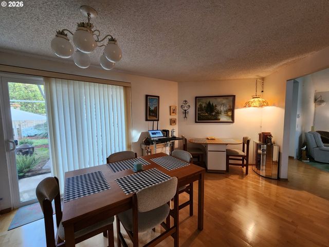 1315 DEBRICK Rd, Eugene, OR 97401