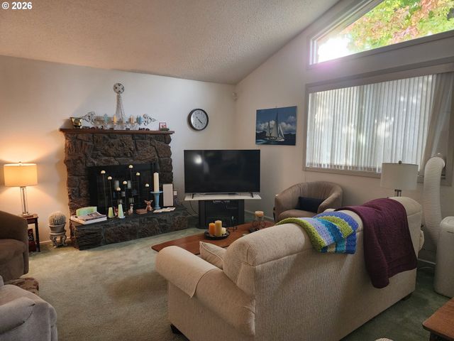 1315 DEBRICK Rd, Eugene, OR 97401