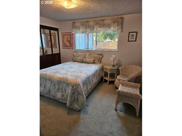 1315 DEBRICK Rd, Eugene, OR 97401