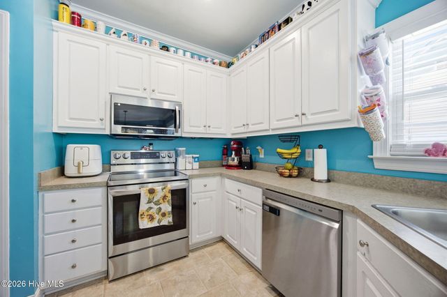 2752 Barefoot Lane, Winterville, NC 28590