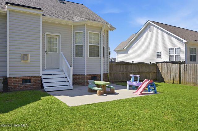 2752 Barefoot Lane, Winterville, NC 28590