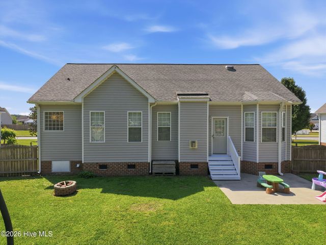2752 Barefoot Lane, Winterville, NC 28590