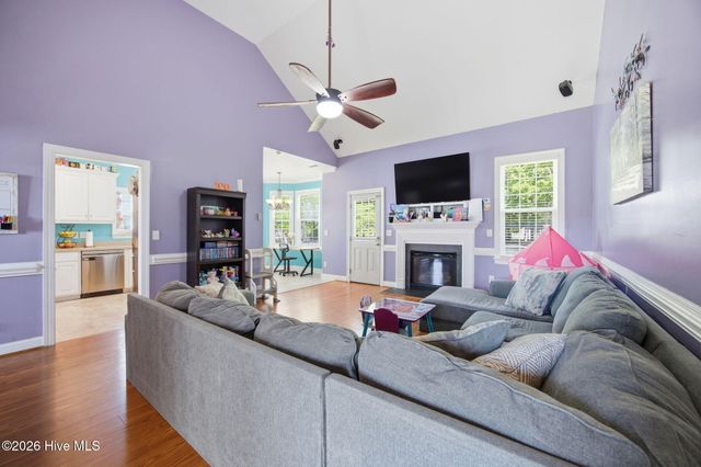 2752 Barefoot Lane, Winterville, NC 28590