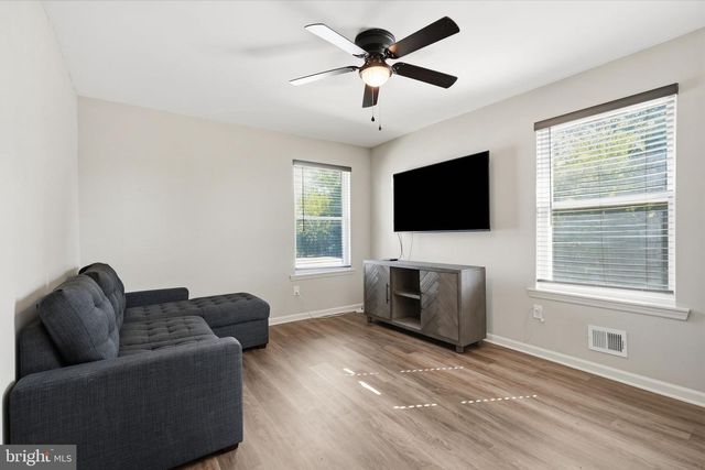115 WAVERLY PL, Hamilton, NJ 08609