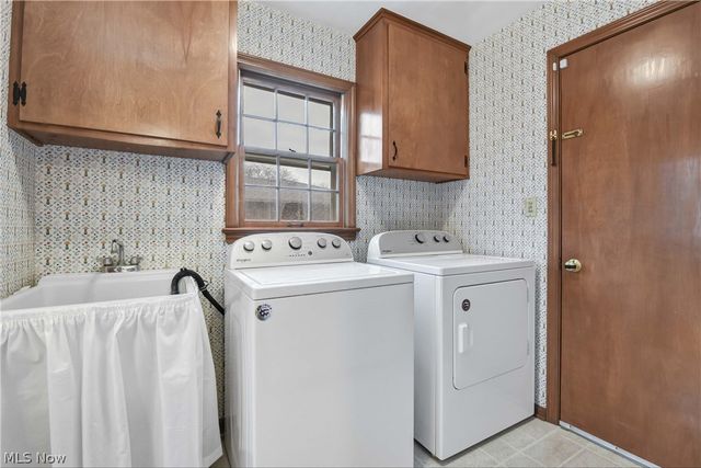 25891 Chaucer Drive, Westlake, OH 44145