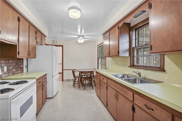 25891 Chaucer Drive, Westlake, OH 44145