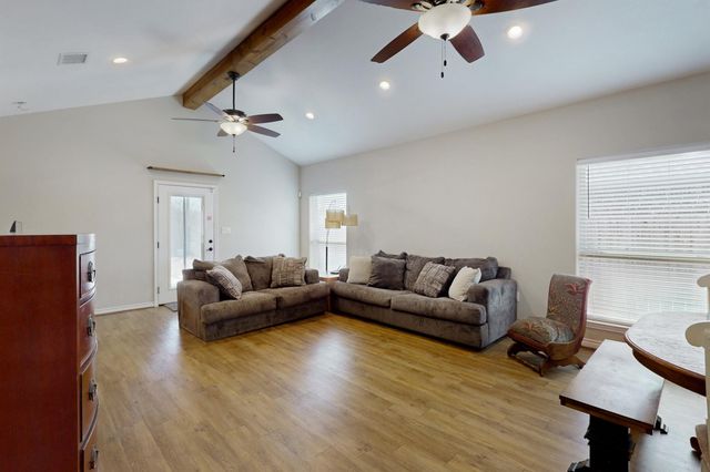 511 Sunny ST, Caldwell, TX 77836