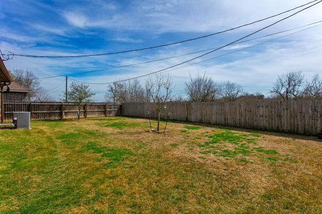 511 Sunny ST, Caldwell, TX 77836
