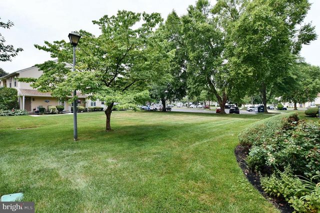 4304-B ADELAIDE DR, Mount Laurel, NJ 08054
