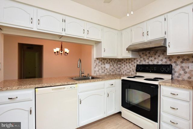 4304-B ADELAIDE DR, Mount Laurel, NJ 08054