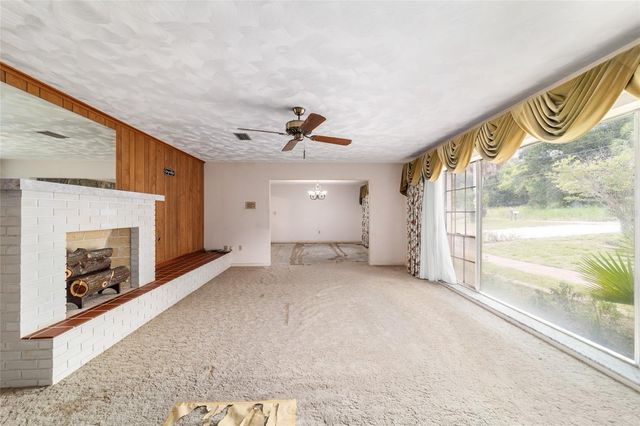 35237 MULHOLLAND DRIVE, Fruitland Park, FL 34731