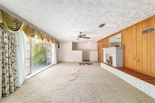 35237 MULHOLLAND DRIVE, Fruitland Park, FL 34731