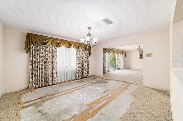35237 MULHOLLAND DRIVE, Fruitland Park, FL 34731