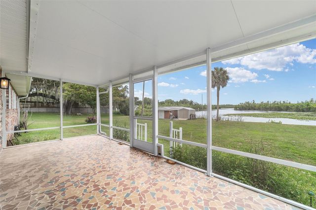 35237 MULHOLLAND DRIVE, Fruitland Park, FL 34731