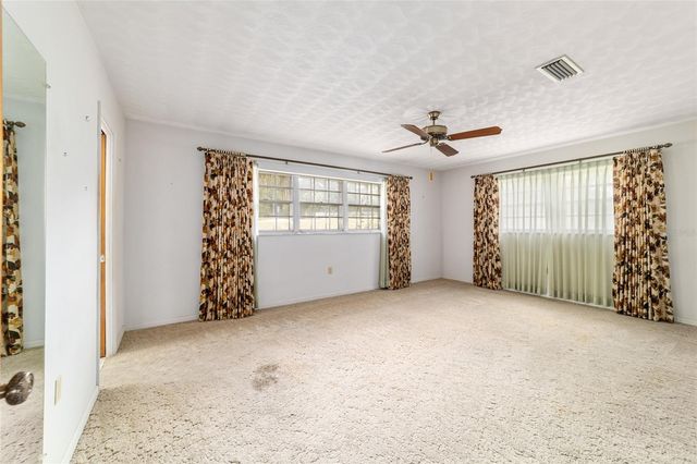 35237 MULHOLLAND DRIVE, Fruitland Park, FL 34731