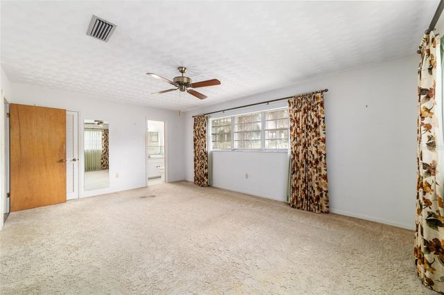 35237 MULHOLLAND DRIVE, Fruitland Park, FL 34731
