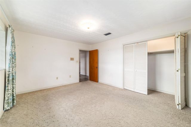 35237 MULHOLLAND DRIVE, Fruitland Park, FL 34731