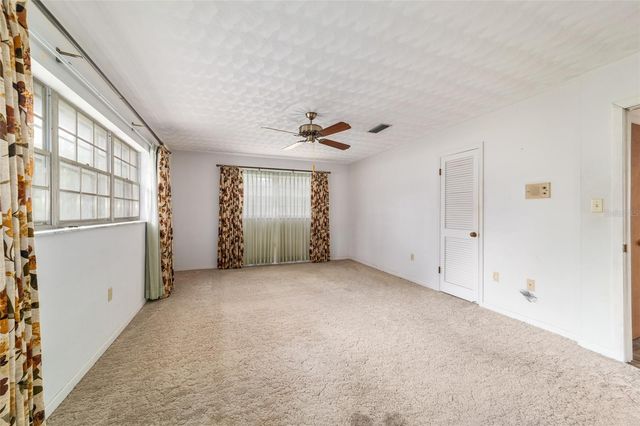 35237 MULHOLLAND DRIVE, Fruitland Park, FL 34731