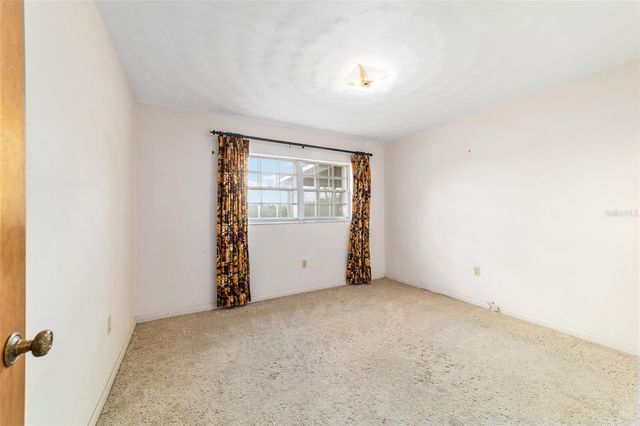 35237 MULHOLLAND DRIVE, Fruitland Park, FL 34731