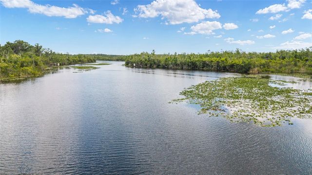 35237 MULHOLLAND DRIVE, Fruitland Park, FL 34731