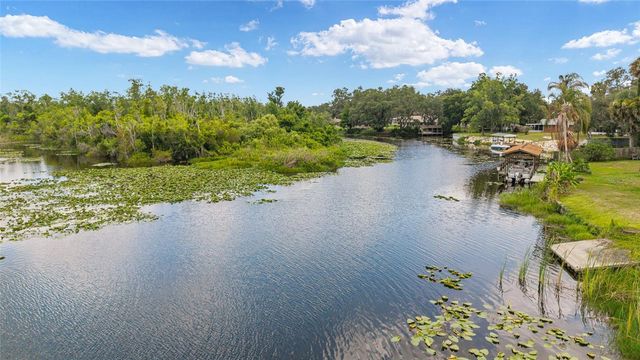 35237 MULHOLLAND DRIVE, Fruitland Park, FL 34731