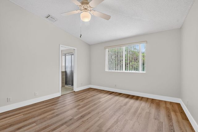 21270 Vía Eden, Boca Raton, FL 33433