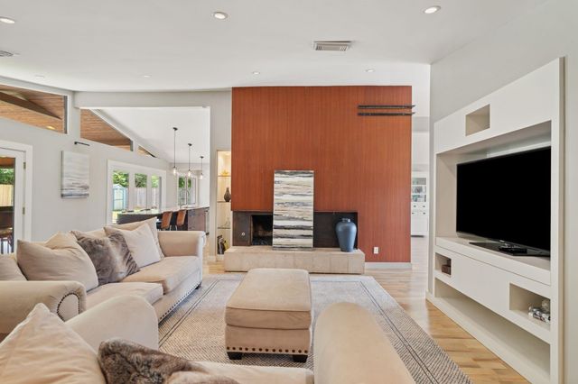 9223 Rangely Drive, Houston, TX 77055