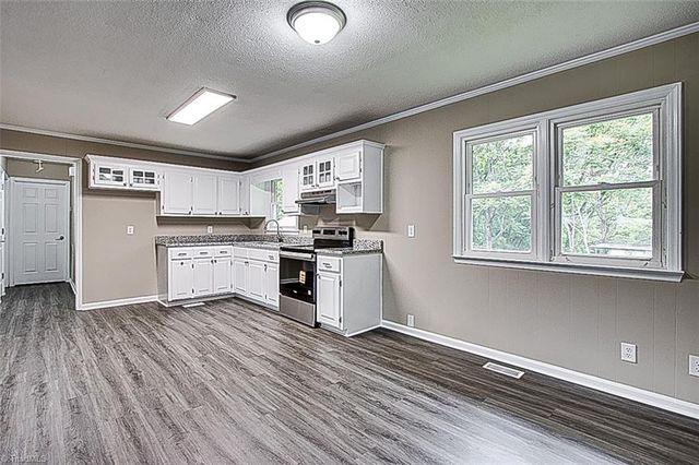 207 E Academy Street, Randleman, NC 27317