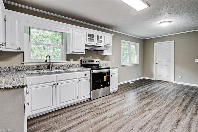 207 E Academy Street, Randleman, NC 27317