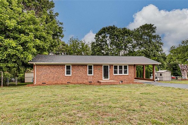 207 E Academy Street, Randleman, NC 27317