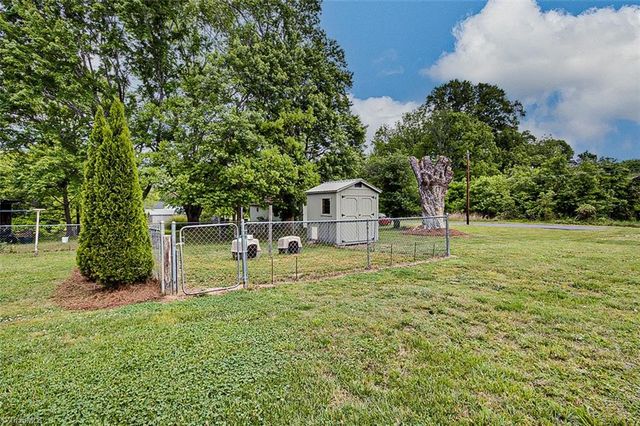 207 E Academy Street, Randleman, NC 27317