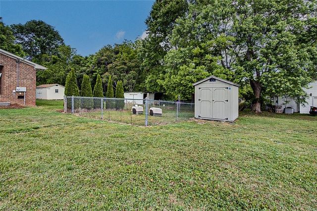 207 E Academy Street, Randleman, NC 27317