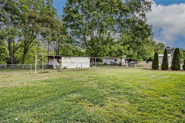 207 E Academy Street, Randleman, NC 27317