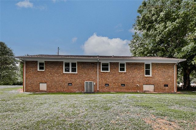 207 E Academy Street, Randleman, NC 27317