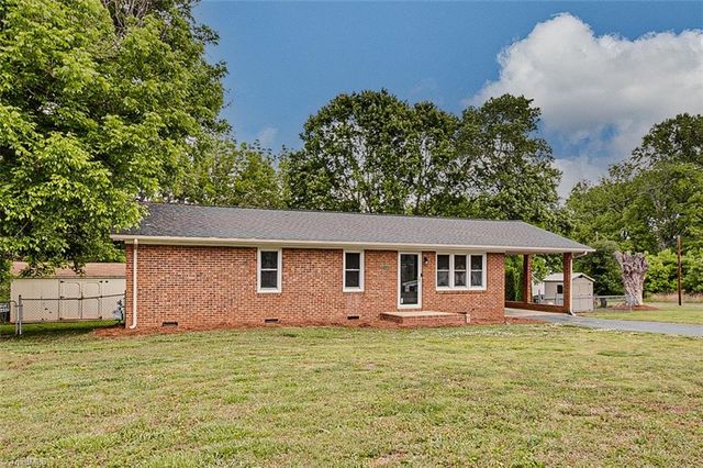 207 E Academy Street, Randleman, NC 27317