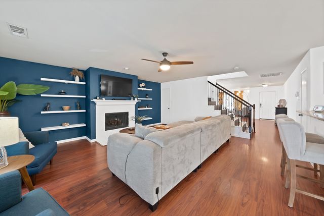 2827 Grandview Drive, Grand Prairie, TX 75052