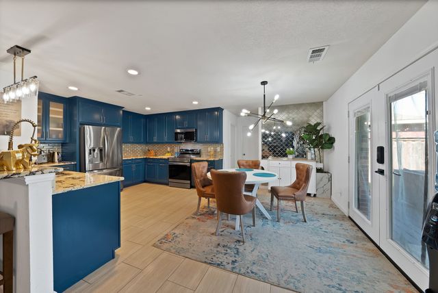2827 Grandview Drive, Grand Prairie, TX 75052