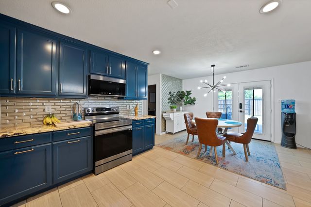 2827 Grandview Drive, Grand Prairie, TX 75052