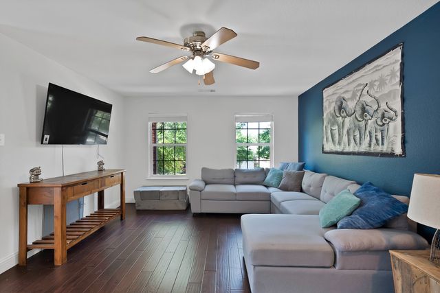 2827 Grandview Drive, Grand Prairie, TX 75052