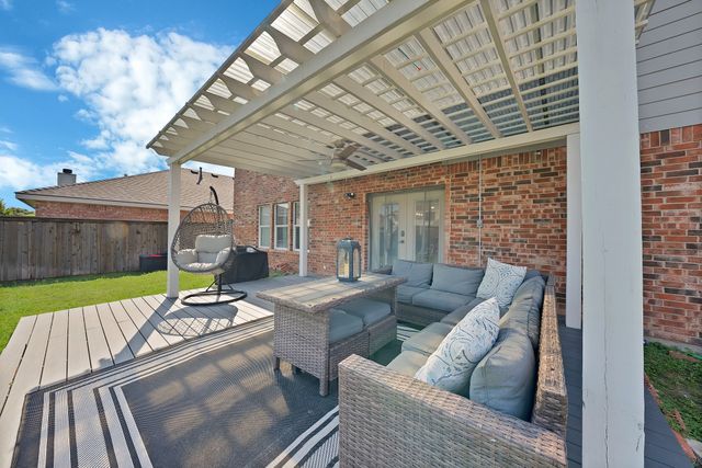 2827 Grandview Drive, Grand Prairie, TX 75052