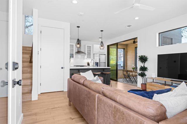 1202 Greenwood Ave, Austin, TX 78721